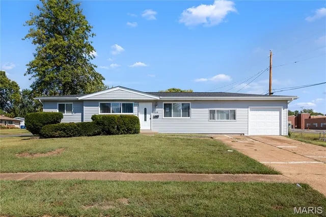 $194,000 | 425 Jana Drive, Florissant, MO 63031
