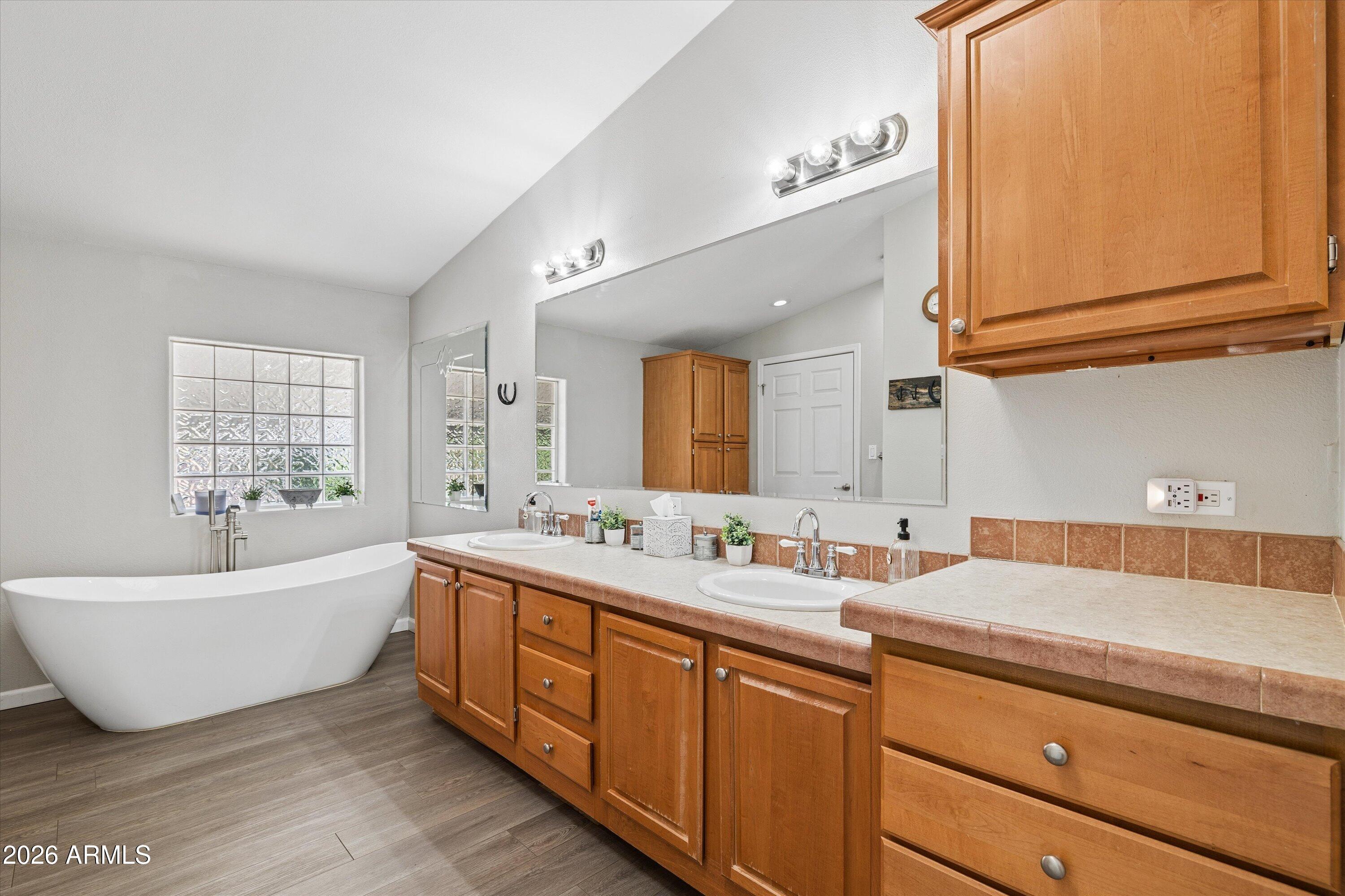191 Cornerstone Way Payson, AZ 85541 - Photo 4 of 48 04-Primary Bath