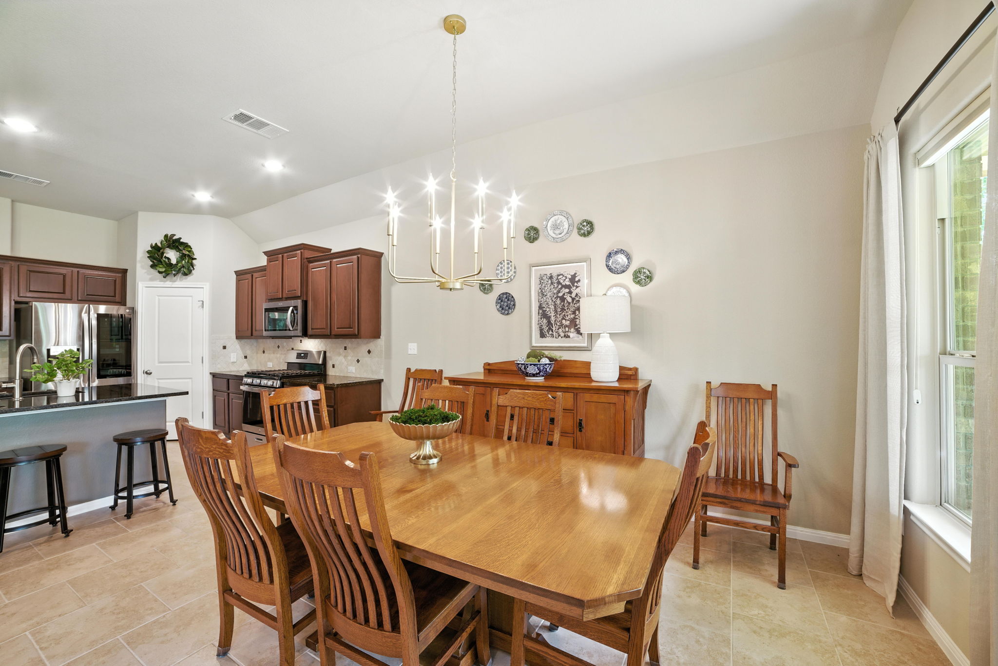107 Tylee Circle Bastrop, TX 78602 - Photo 23 of 40 a view of a dining room with furniture