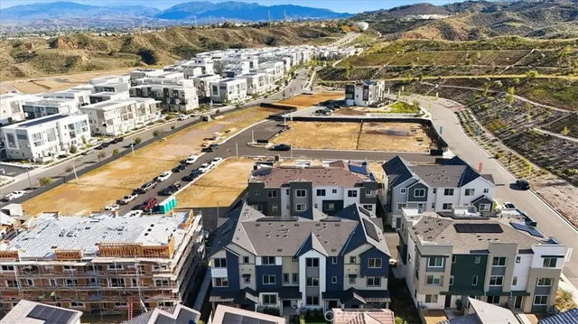 $702,762 | 27317 Bear Creek Lane, Valencia, CA 91381