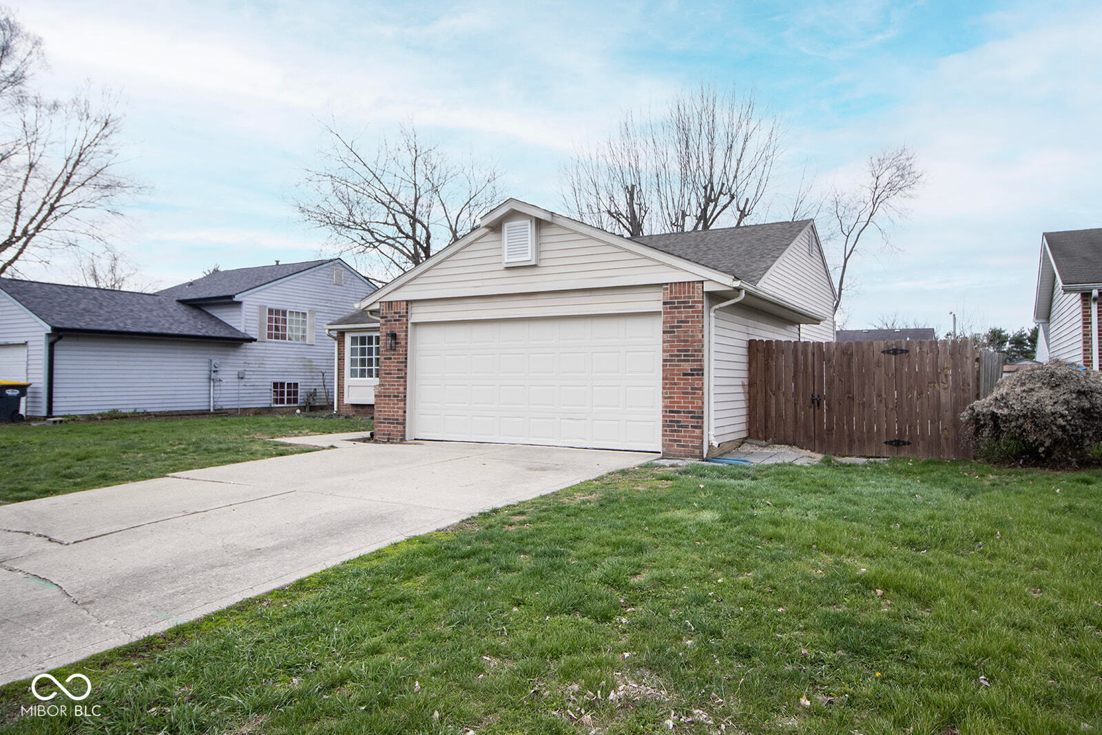 1311 Chesterfield Place Anderson, IN 46012 - Photo 3 of 47