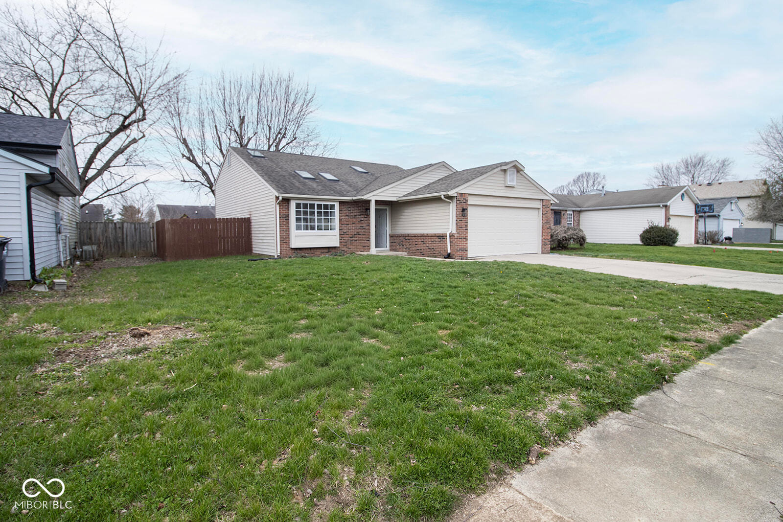 1311 Chesterfield Place Anderson, IN 46012 - Photo 4 of 47