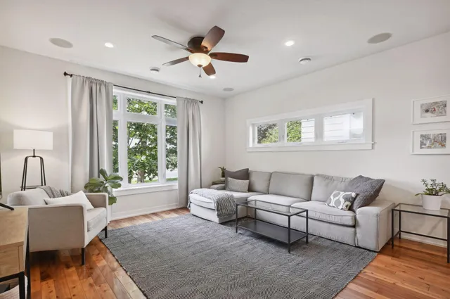 $3,000 | 1086 11th Avenue Southeast, Minneapolis, MN 55414