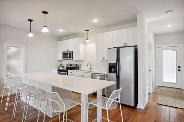 $3,000 | 1086 11th Avenue Southeast, Minneapolis, MN 55414