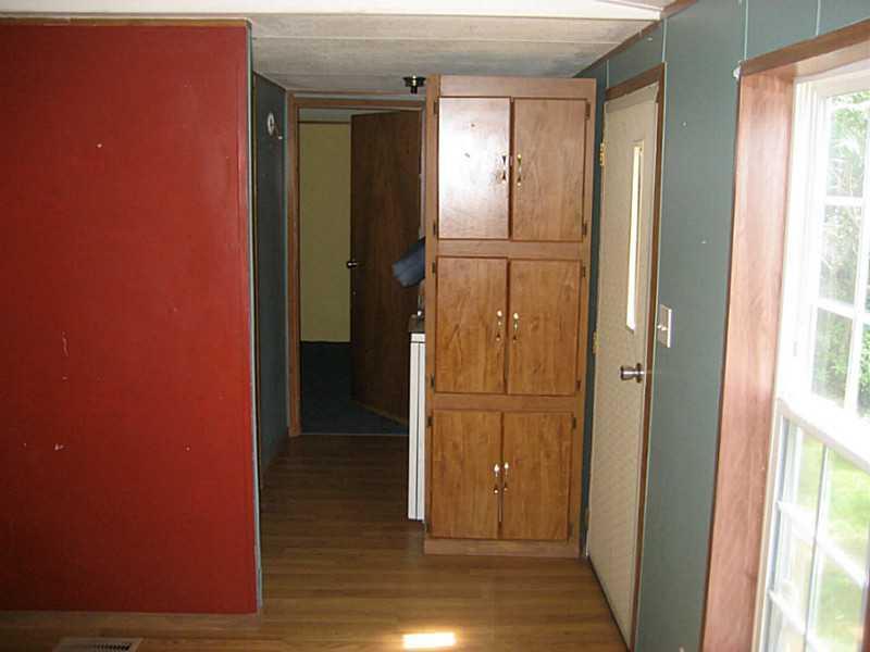 7 Old County Road Rockland, ME 04841 - Photo 18 of 21 Hallway.