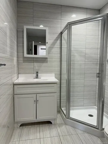 $3,900 | 60 Arlington Street, Unit 2, Mineola, NY 11501