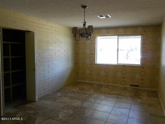 1736 Meadowridge Road Prescott, AZ 86305 - Photo 12 of 25 023-359438-Dining 1
