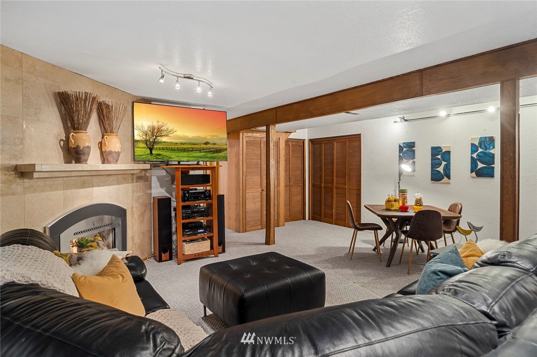 15621 Tiger Mountain Road Southeast Issaquah, WA 98027 - Photo 17 of 37 Gallery Image 17