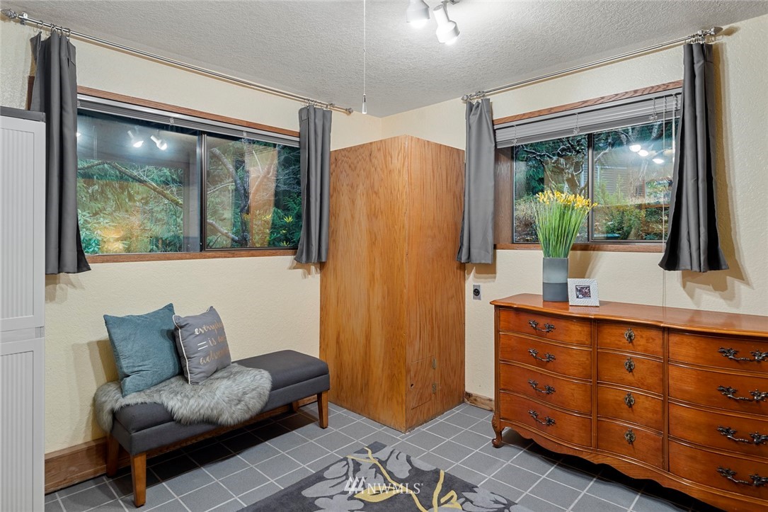 15621 Tiger Mountain Road Southeast Issaquah, WA 98027 - Photo 20 of 37 Gallery Image 20