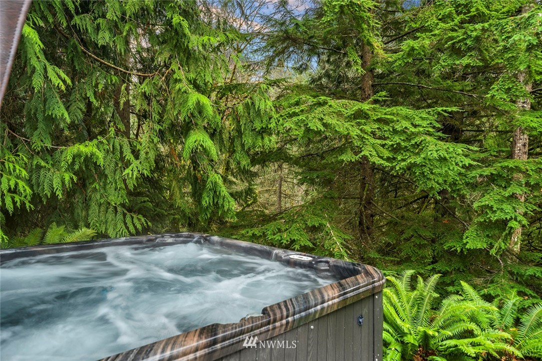 15621 Tiger Mountain Road Southeast Issaquah, WA 98027 - Photo 36 of 37 Gallery Image 36