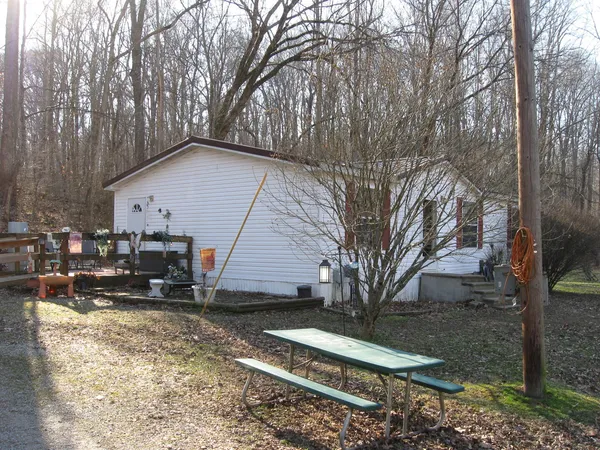 $90,000 | 339 Bassett Boulevard, Elizabethtown, IL 62931