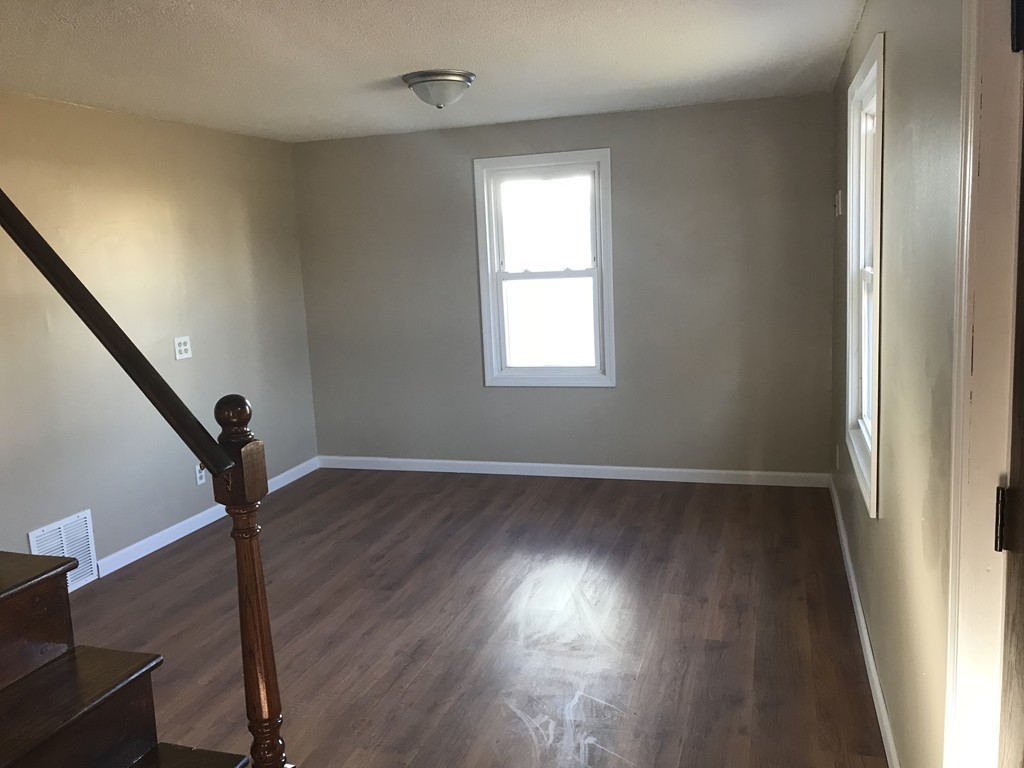 178 Windemere Street Springfield, MA 01104 - Photo 5 of 12