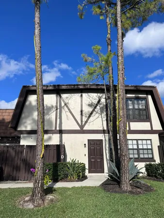 $3,000 | 132 Weybridge Circle, Royal Palm Beach, FL 33411