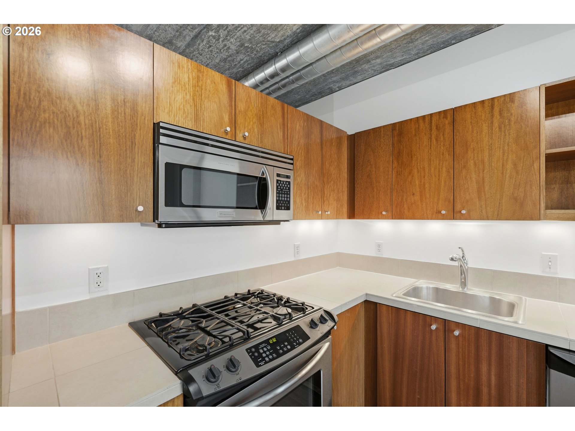 1926 West Burnside Street, Unit 1406 Portland, OR 97209 - Photo 14 of 23