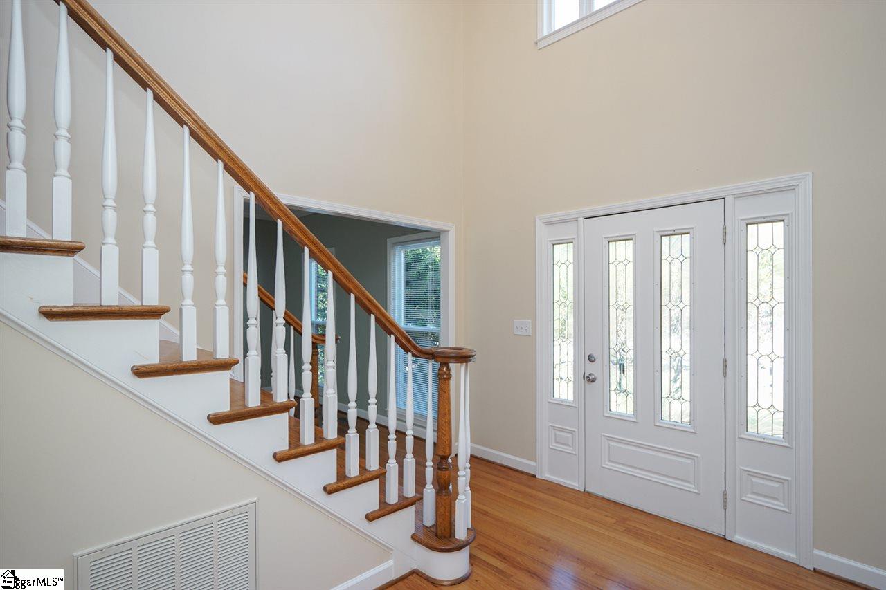 115 English Oak Road Simpsonville, SC 29681 - Photo 2 of 36 Gallery Image 2