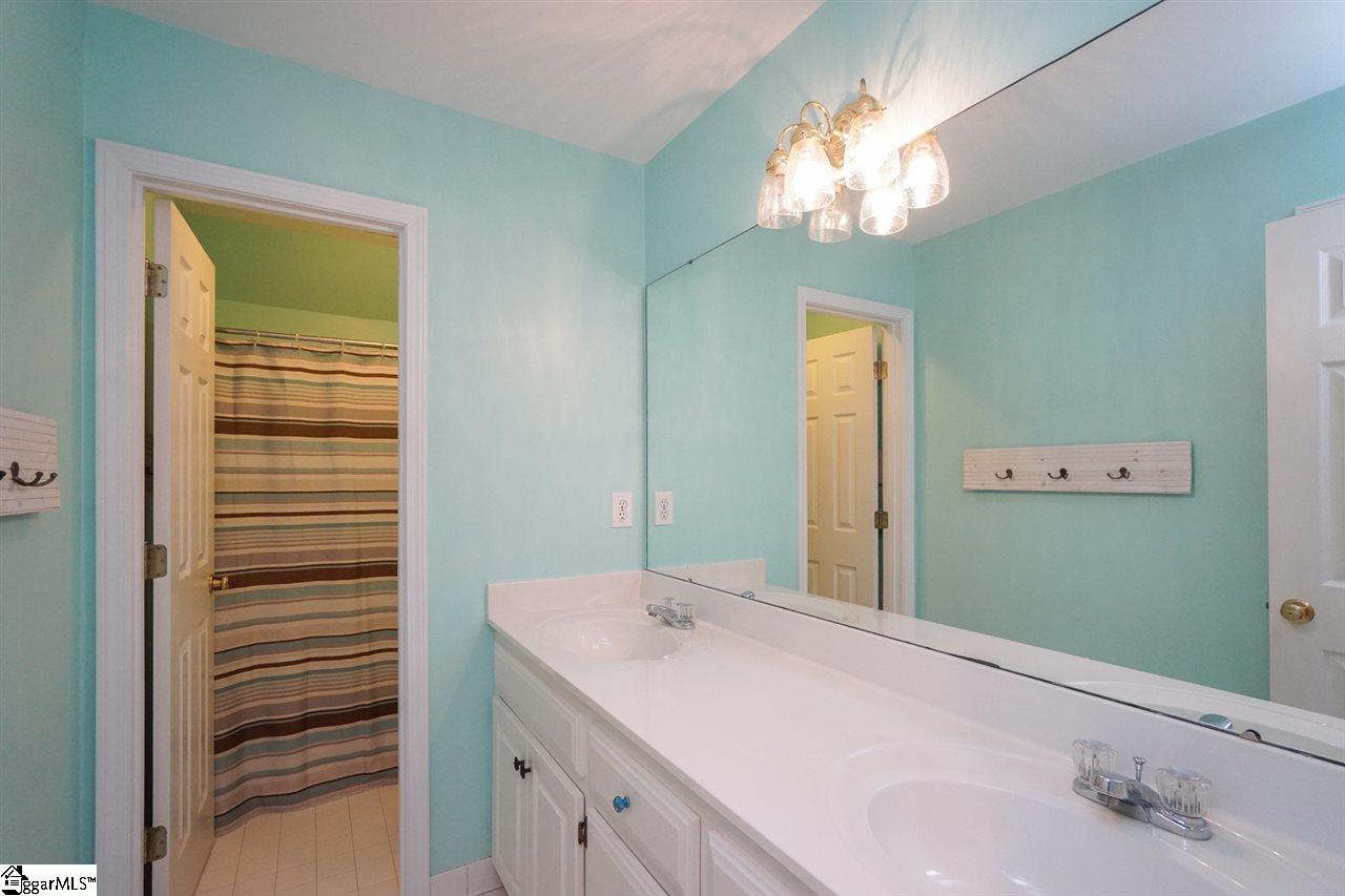 115 English Oak Road Simpsonville, SC 29681 - Photo 27 of 36 Gallery Image 27