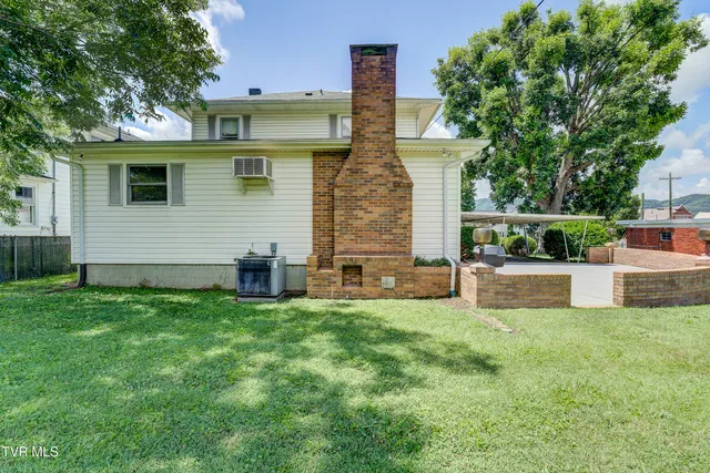 $279,500 | 311 Union Street, Erwin, TN 37650