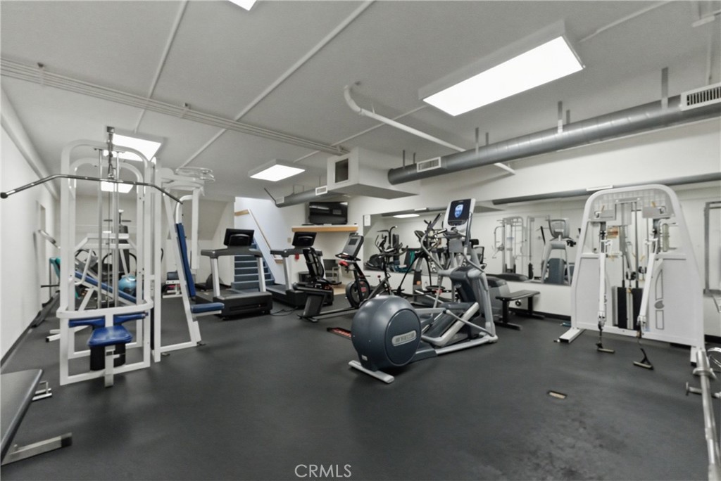 8180 Manitoba Street, Unit 330 Playa del Rey, CA 90293 - Photo 28 of 31 a view of a room with gym equipment