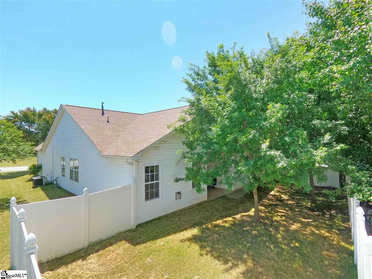 47 Farmbrook Way Simpsonville, SC 29681 - Photo 2 of 36 Gallery Image 2