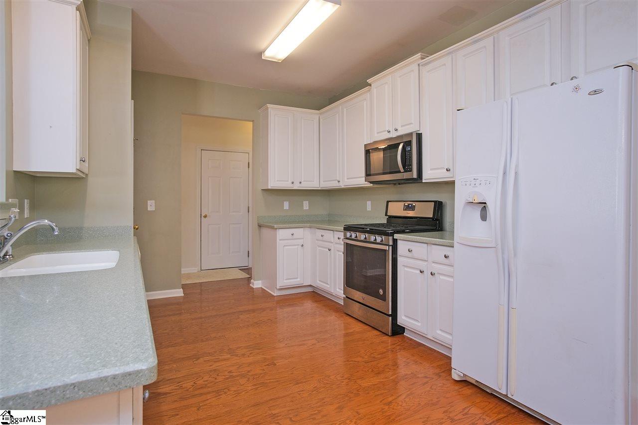 47 Farmbrook Way Simpsonville, SC 29681 - Photo 4 of 36 Gallery Image 4