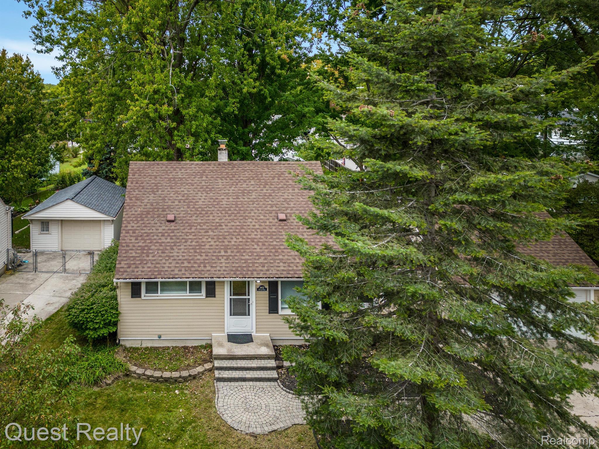 3403 Durham Road Royal Oak, MI 48073 - Photo 3 of 31 Gallery Image 3