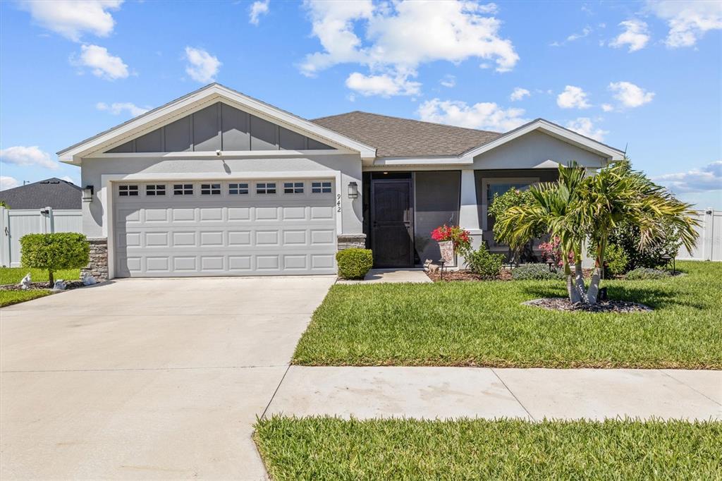 942 Inverness Way Lake Lake Alfred, FL 33850 - Photo 1 of 1 a front view of house with yard