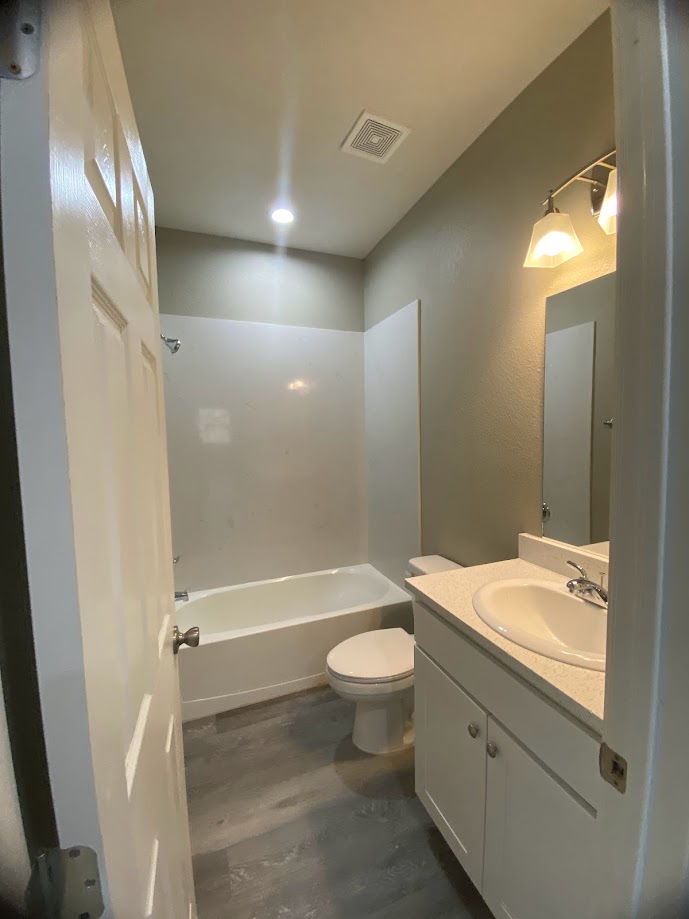 1305 West Villa Maria Road, Unit D201 Bryan, TX 77801 - Photo 13 of 17