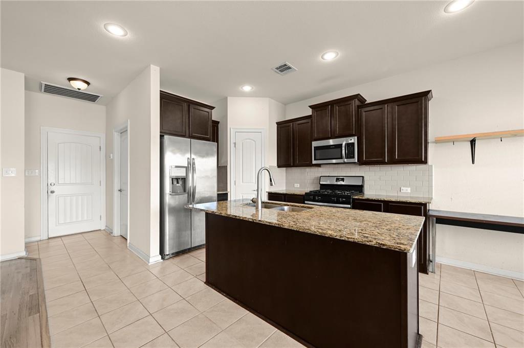 7741 West Pelican Lks Avenue Baton Rouge, LA 70820 - Photo 7 of 34