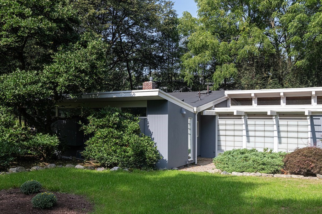 15 Field Road Lexington, MA 02421 - Photo 5 of 30 Gallery Image 5