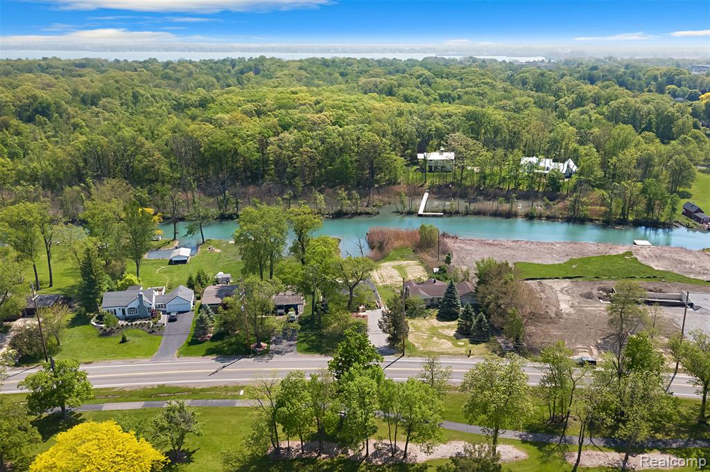 22827 Meridian Road Grosse Ile, MI 48138 - Photo 8 of 44