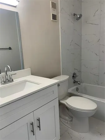 $2,850 | 2161 Orange Grove Drive, Unit D9, Davie, FL 33324