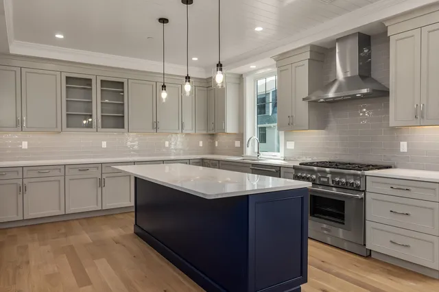 $1,250,000 | 18 Little Bay Drive, Dover, NH 03820