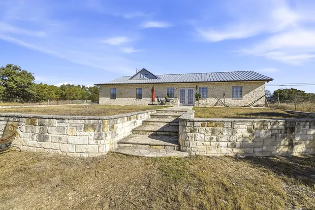 $375,000 | 148 Michon Drive South, Kerrville, TX 78028