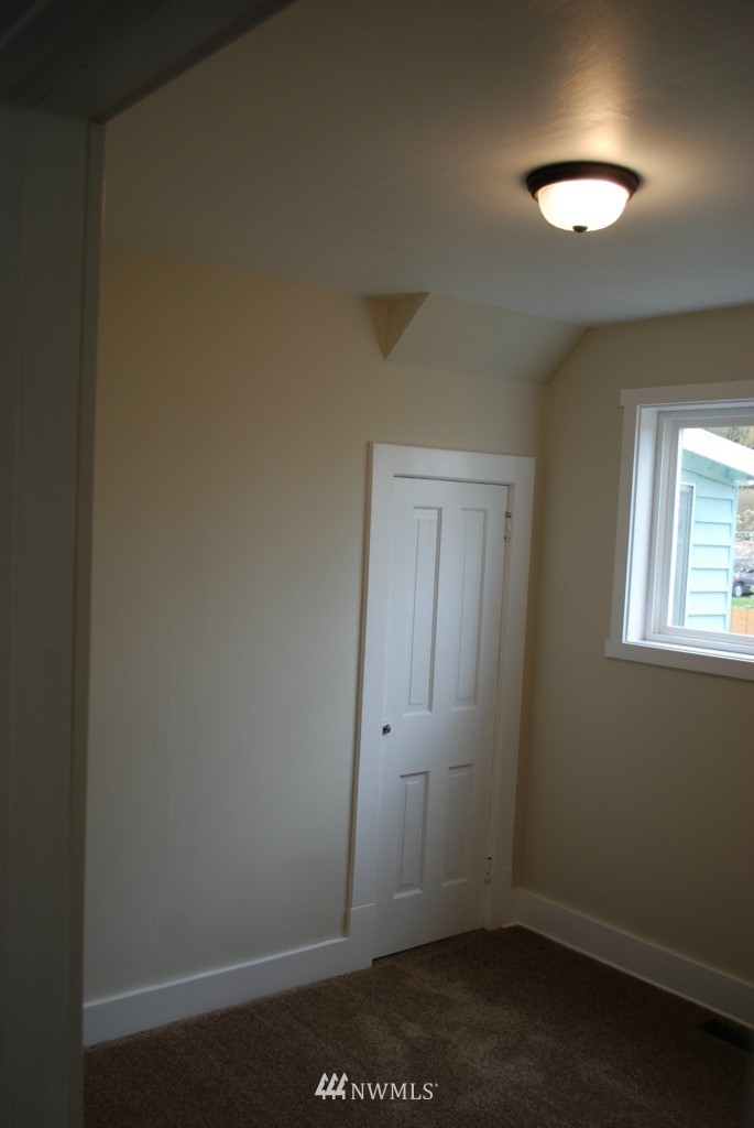 19031 Cedardale Road Mount Vernon, WA 98274 - Photo 13 of 19 Gallery Image 13