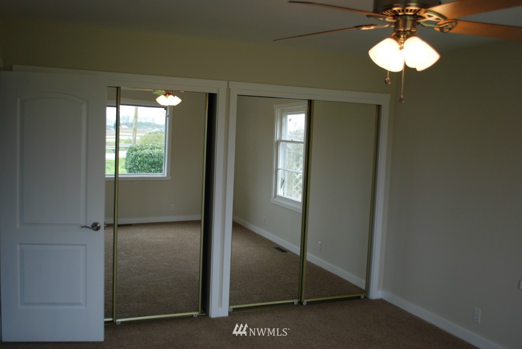 19031 Cedardale Road Mount Vernon, WA 98274 - Photo 9 of 19 Gallery Image 9