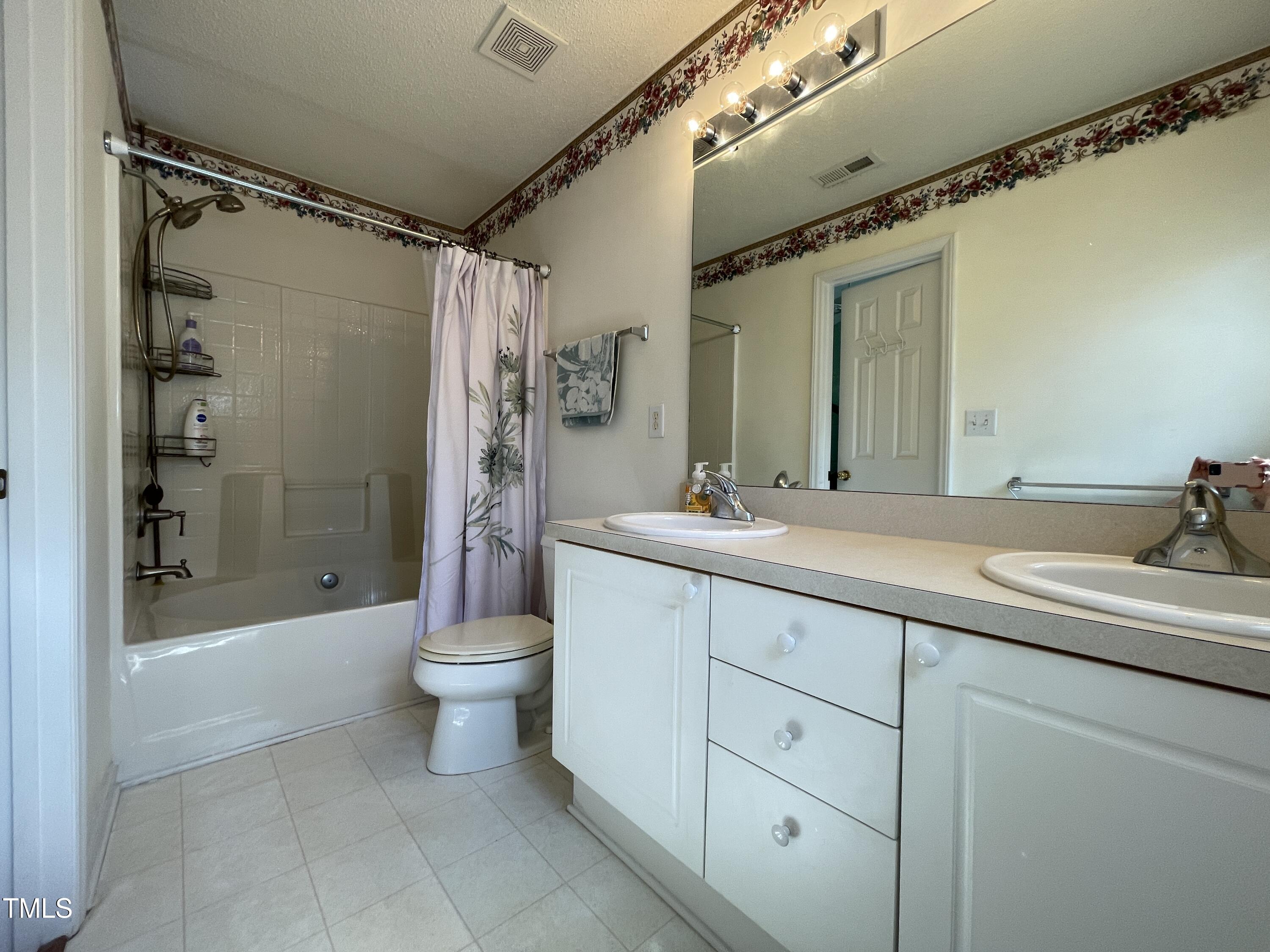 2041 Metacomet Way Raleigh, NC 27604 - Photo 33 of 67 IMG_3391