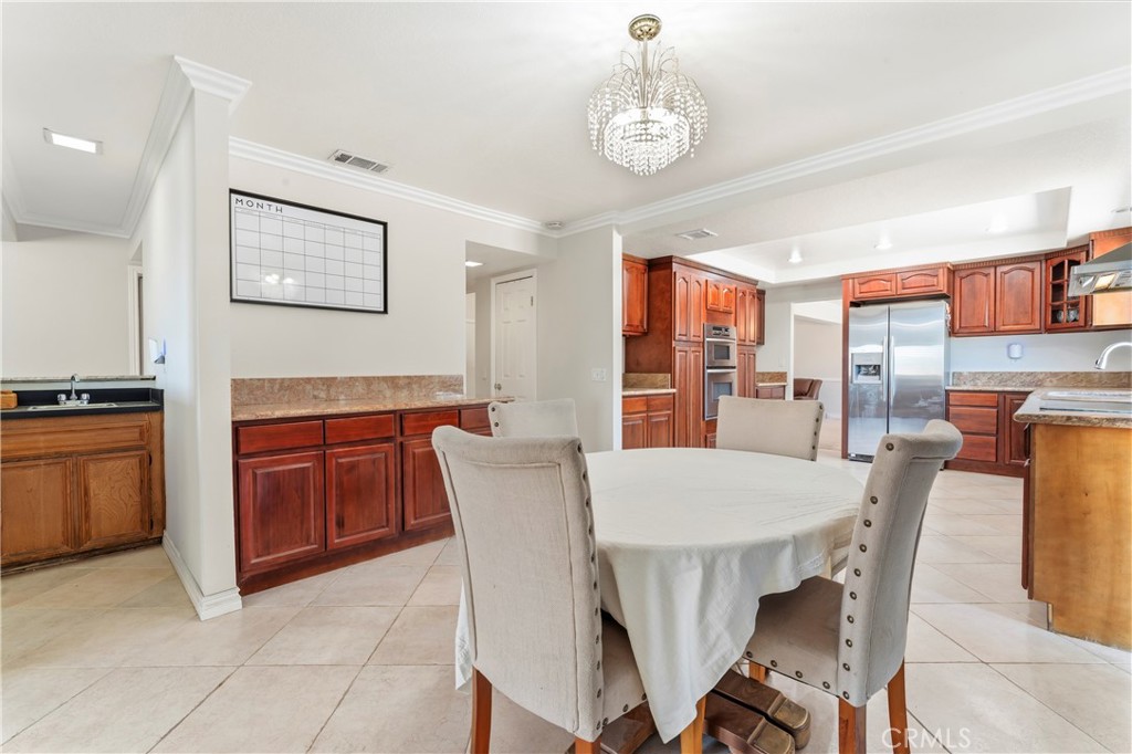 5259 Galloway Street Rancho Cucamonga, CA 91701 - Photo 14 of 34 Kitchen Nook