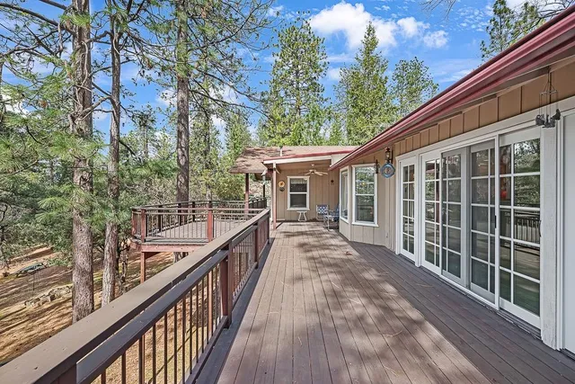 a view of a entryway