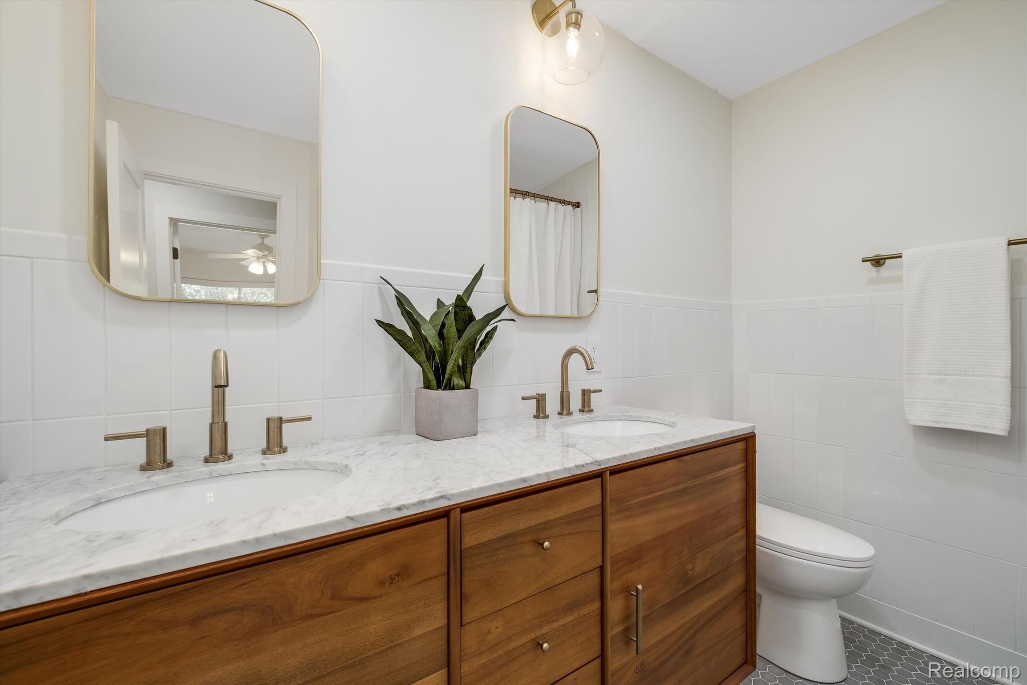 5791 Burnham Road Bloomfield Hills, MI 48302 - Photo 23 of 33 Main Bath