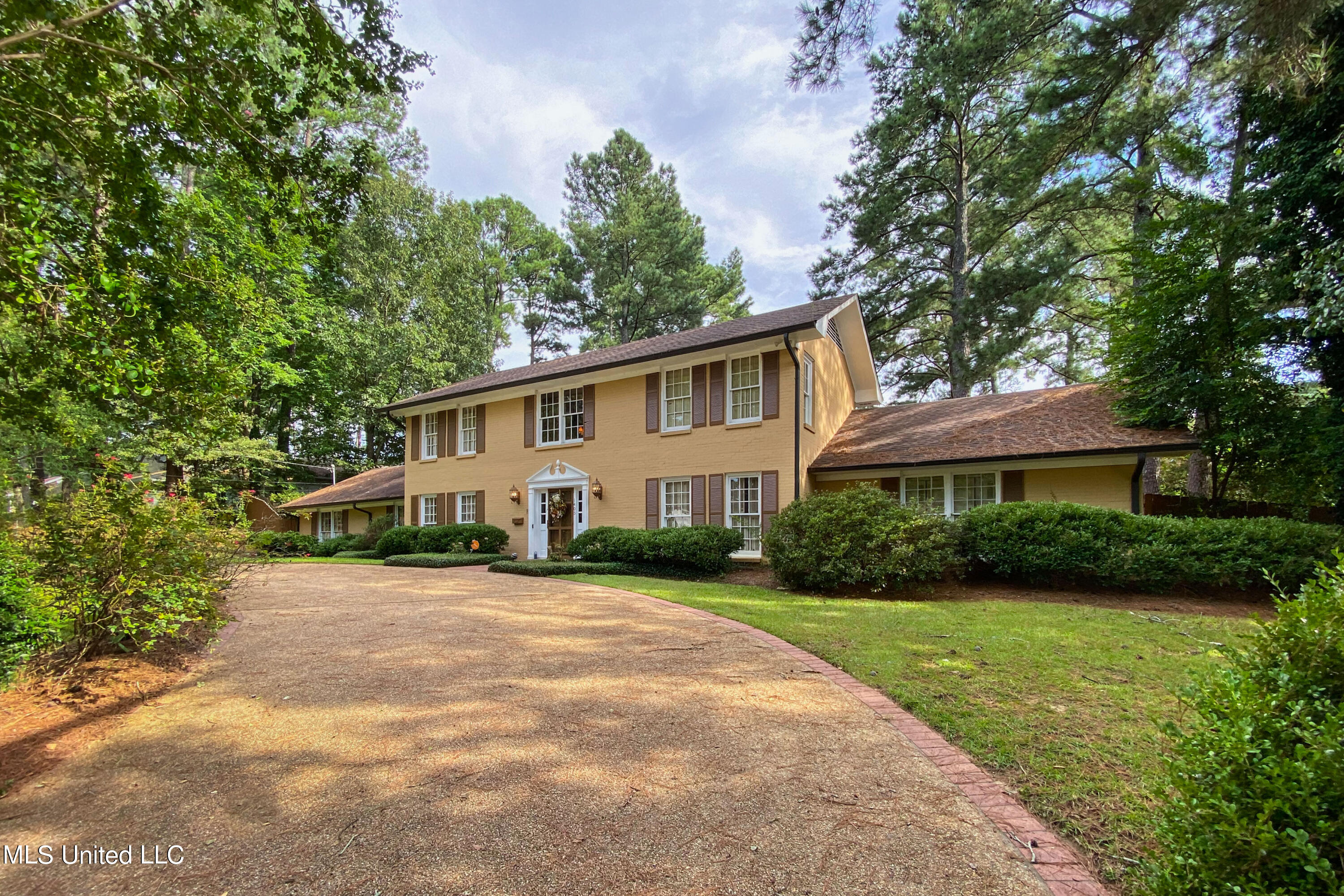 1405 Roxbury Place Jackson, MS 39211 - Photo 3 of 45 1405 Roxbury Pl-2
