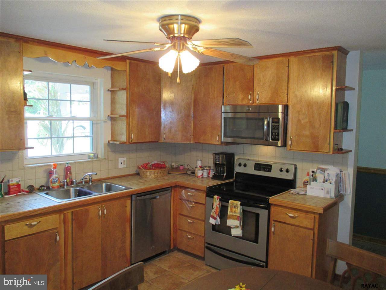 632 Eastpoint Road New Freedom, PA 17349 - Photo 3 of 13 Gallery Image 3