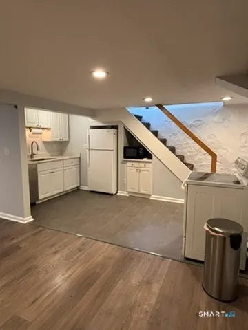 $1,600 | 625 Cleveland Avenue, Bridgeport, CT 06604