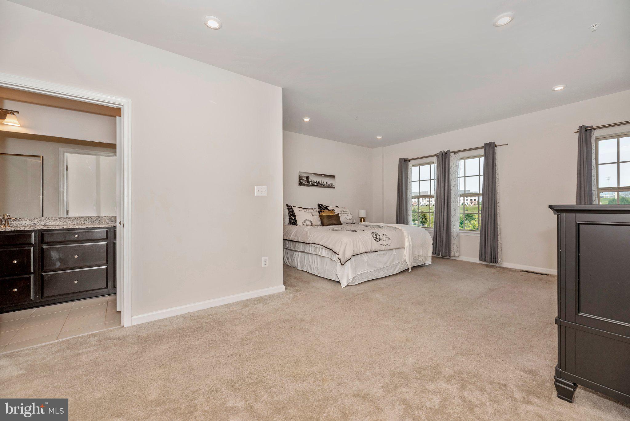 5843 Rochefort Street Ijamsville, MD 21754 - Photo 22 of 51 Primary Bedroom