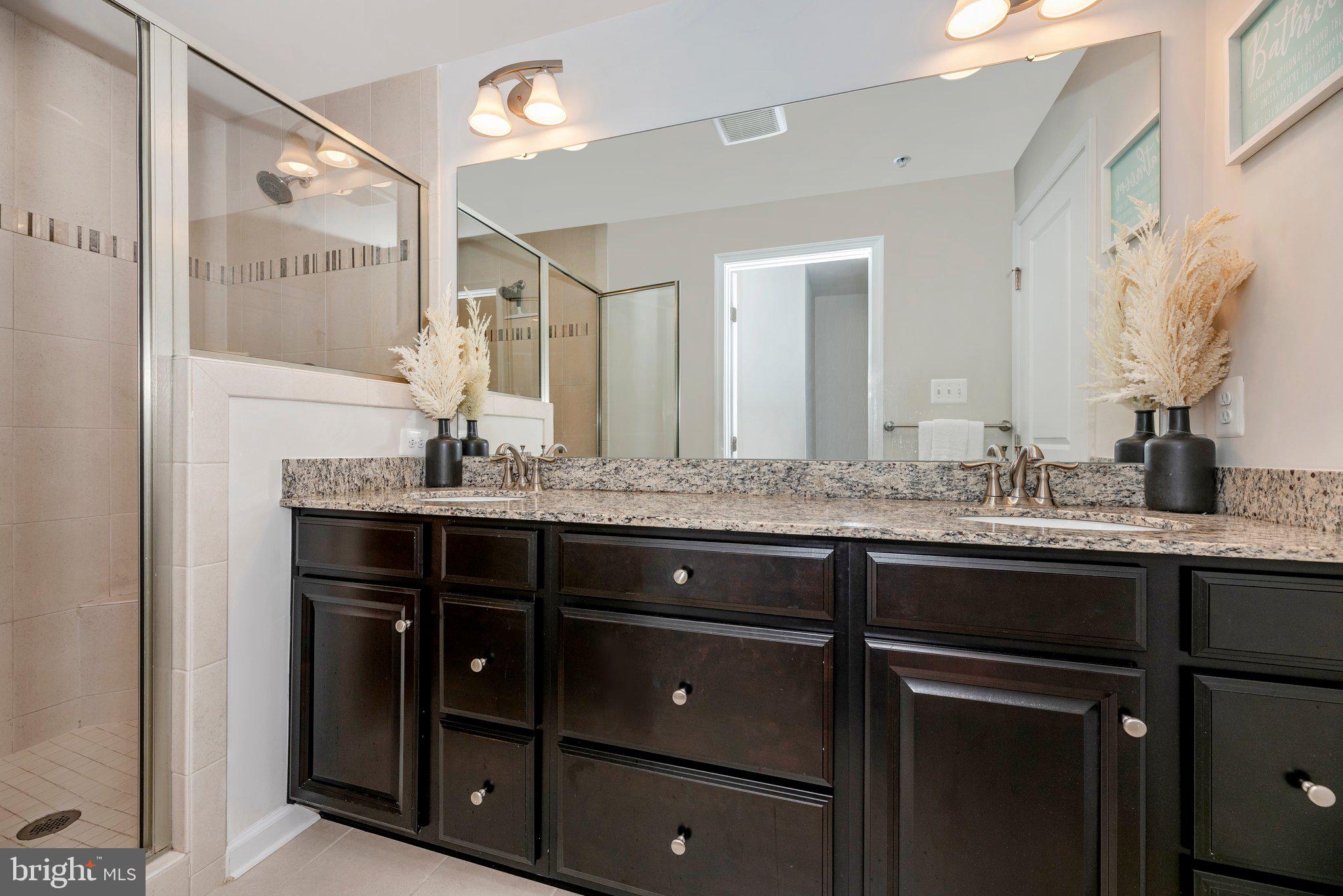 5843 Rochefort Street Ijamsville, MD 21754 - Photo 27 of 51 Primary Bathroom