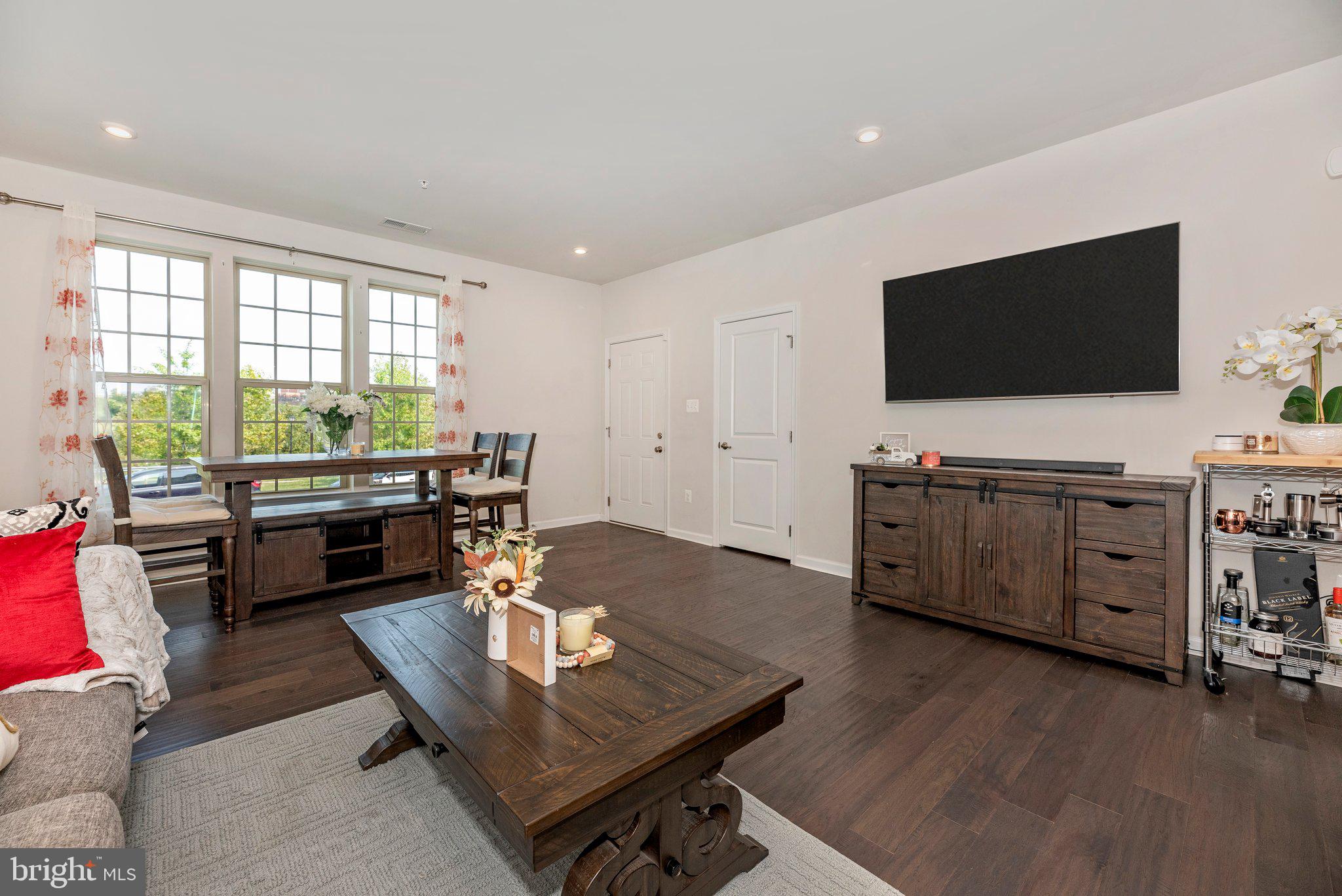 5843 Rochefort Street Ijamsville, MD 21754 - Photo 7 of 51 Living Room