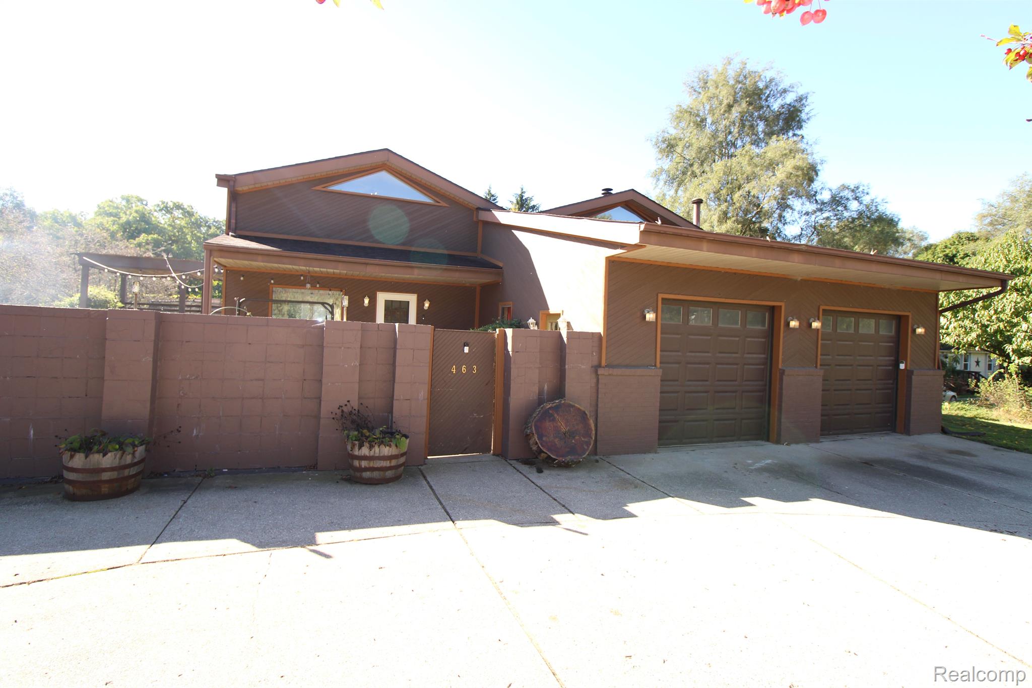 463 Joslyn Road Lake Orion, MI 48362 - Photo 1 of 93 Gallery Image 1