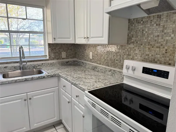 $1,850 | 4140 Woodside Drive, Unit 107, Coral Springs, FL 33065