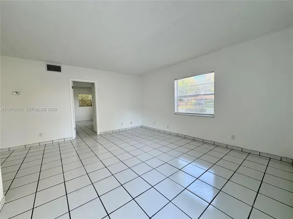 $1,850 | 4140 Woodside Drive, Unit 107, Coral Springs, FL 33065