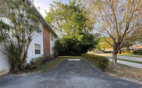 $1,850 | 4140 Woodside Drive, Unit 107, Coral Springs, FL 33065