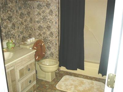 188 Rancho Verde Circle, Unit 188 Rohnert Park, CA 94928 - Photo 8 of 12 Immaculate bathrooms have been recently remodeled.